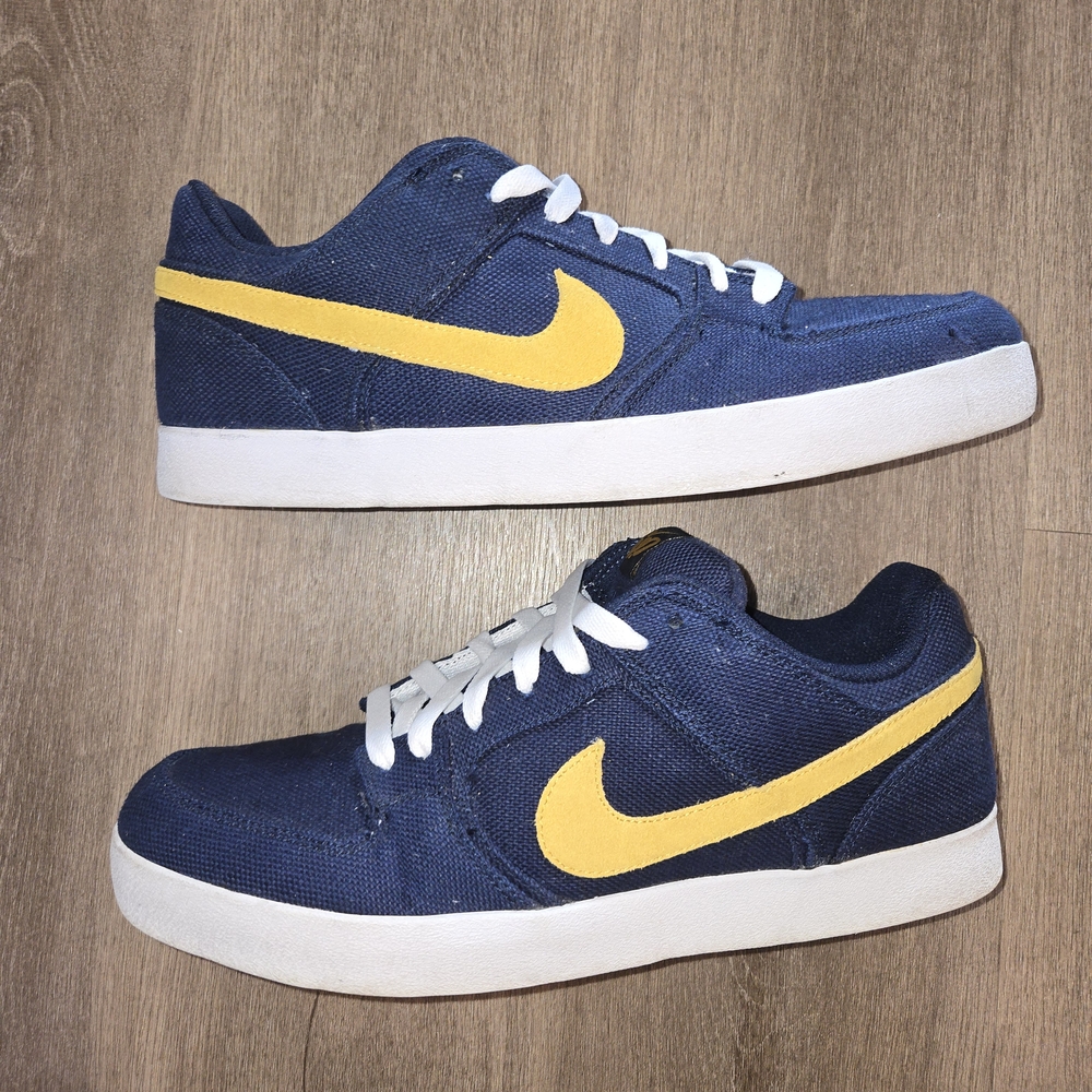 Nike Navy Blue & Yellow Swoosh Low-Top Sneakers